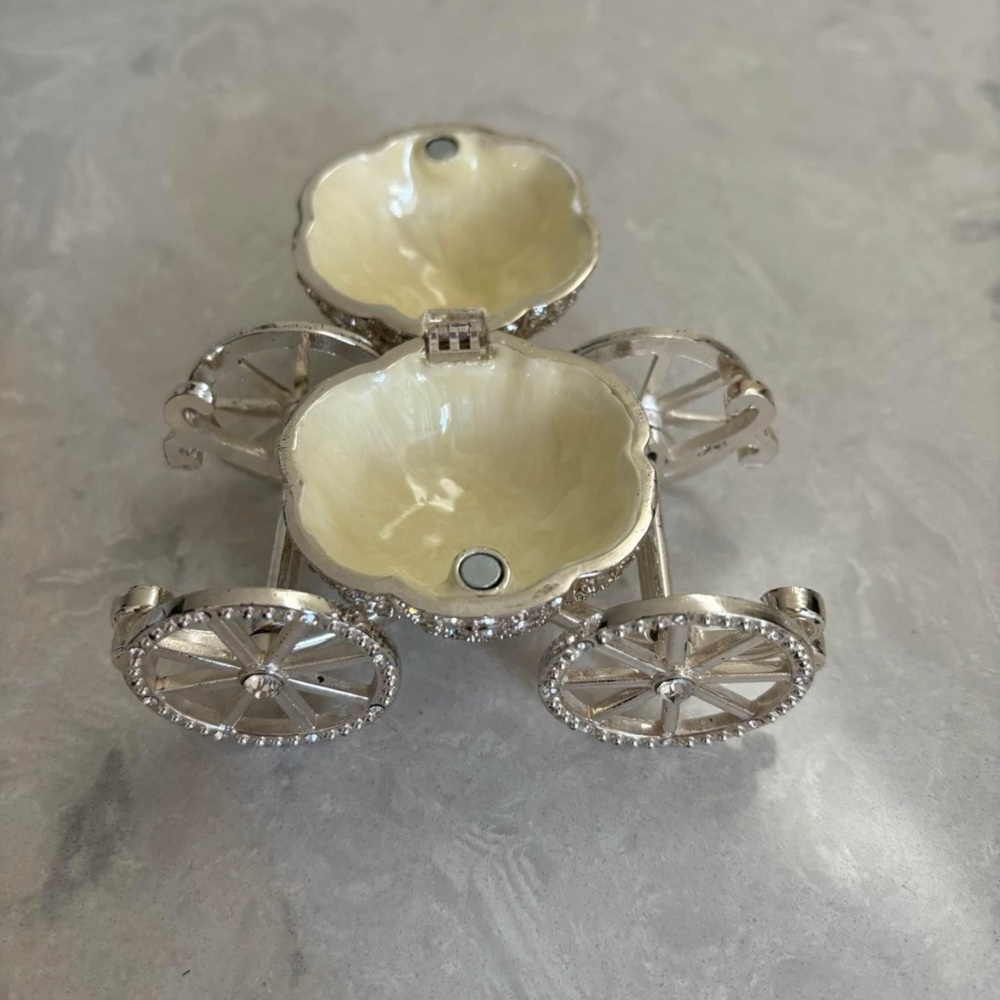Ring holder - Picture 2 of 3